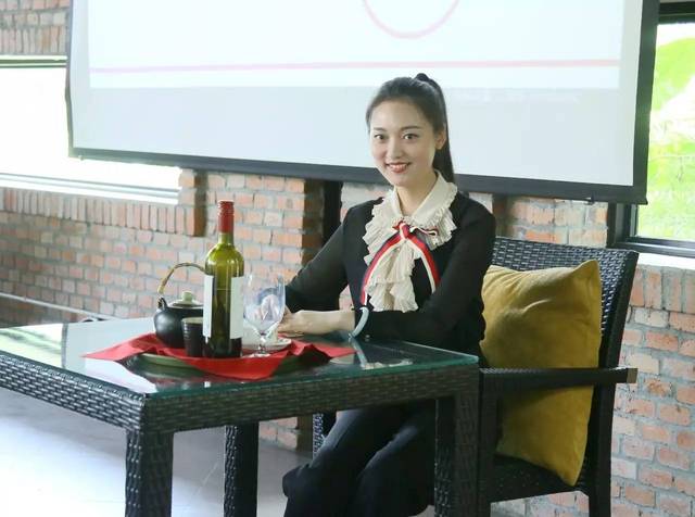 清源際·禮儀講座在成都清源際藝術(shù)中心了然閣圓滿舉行